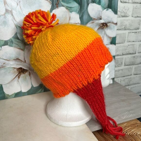 Hand Knit Sunset Pom Pom Winter Beanie Hat - Picture 1 of 4